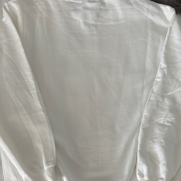 Disney NWOT White Sweatshirt with Mickey and Minnie Hearts-Firm price - Picture 4 of 4